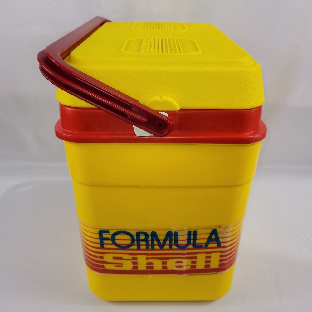 Formula Shell Gas & Oil 15" x 9" 16" Vintage Hard Plastic Food Drink Cooler